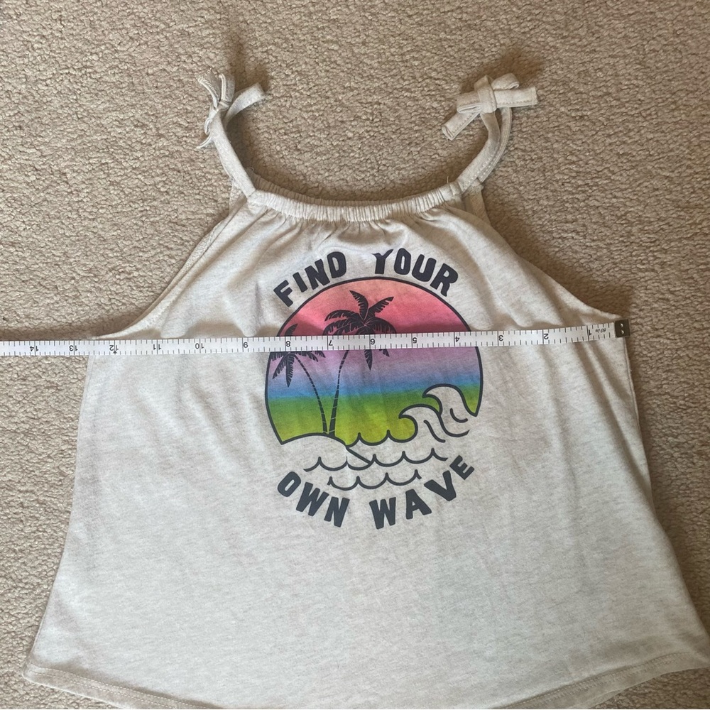 3 for $15 or 4 for $19 Tank Top “Find Your Own Wave” Size Small 6 EUC 🌊 - Picture 6 of 8
